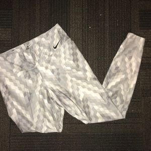 Nike Medium Workout Leggings